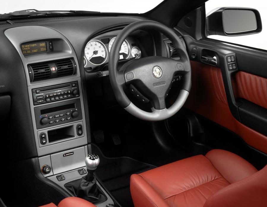  Holden Astra Convertible Linea Rossa 2004 года  (фото 2 из 4)
